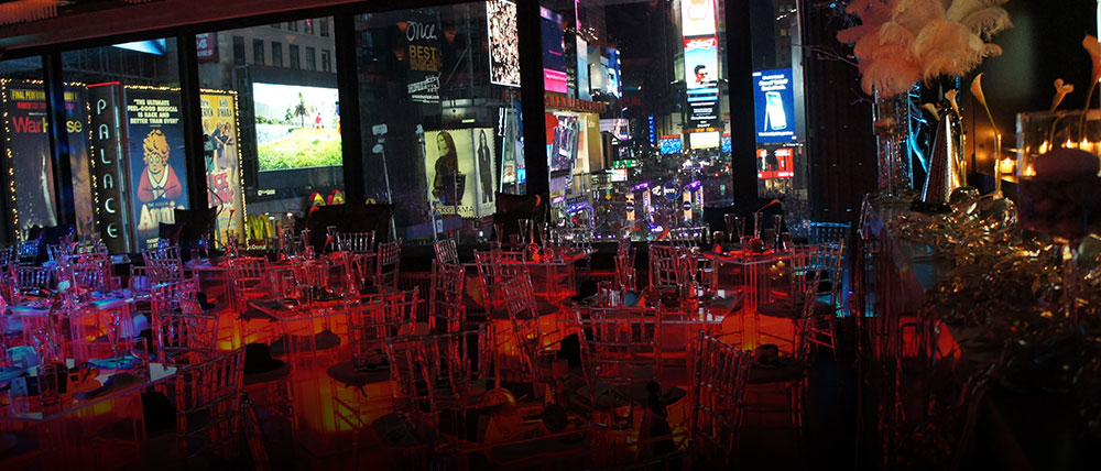 R Lounge, Times Square
